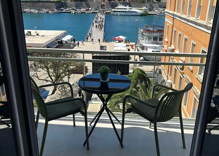 Aurum Ponte Deluxe * زادار