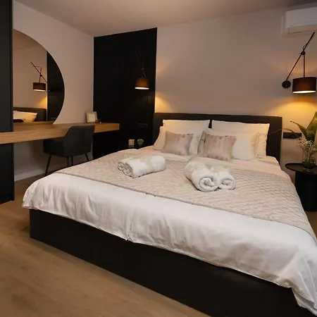 Aurum Ponte Deluxe Апартаменты
